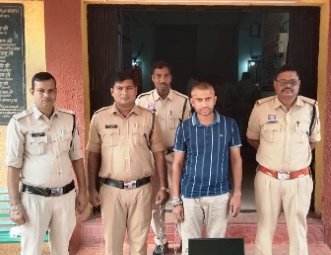 धमतरी पुलिस की बड़ी कार्रवाई: SBI कियोस्क संचालक पर 1 करोड़ से अधिक के गबन का आरोप, आरोपी गिरफ्तार…