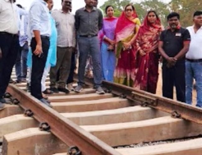 धमतरी में जल्द दौड़ेगी ट्रेन, ब्रॉडगेज परियोजना अंतिम चरण में; 15 अगस्त के आसपास शुरू हो सकता है संचालन…