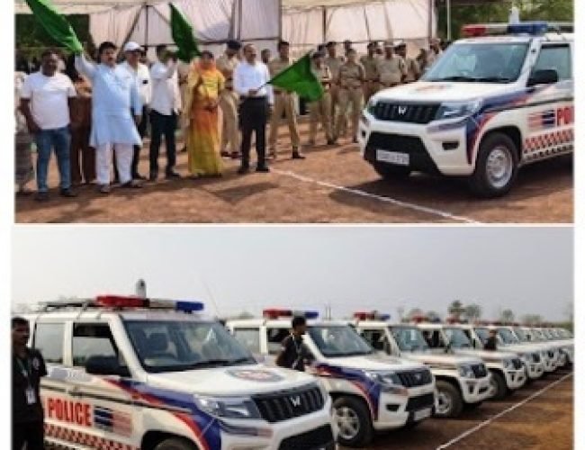 धमतरी पुलिस की आपातकालीन सेवा हुई हाईटेक: 12 नए डायल-112 ईआरवी वाहन रवाना…