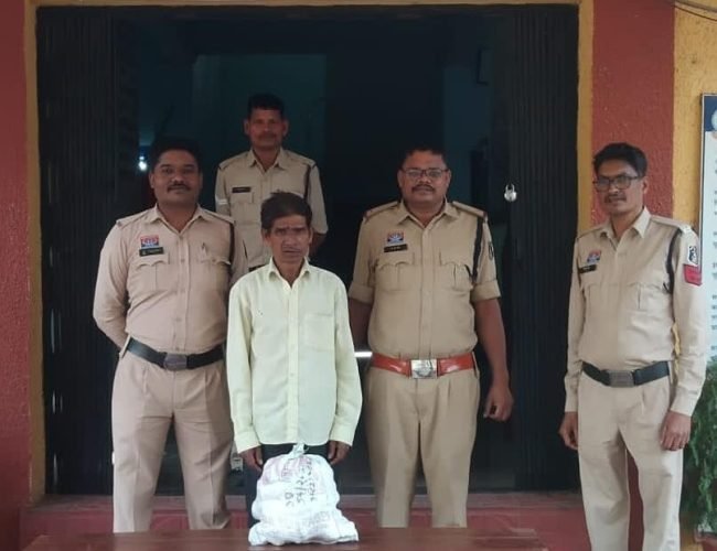 अवैध शराब कारोबारियों पर धमतरी पुलिस का बड़ा प्रहार…