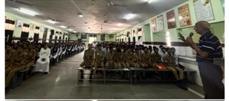 नवोदय विद्यालय कुरूद में नशामुक्ति और साइबर जागरूकता कार्यक्रम, विद्यार्थियों को बताए बचाव के उपाय…
