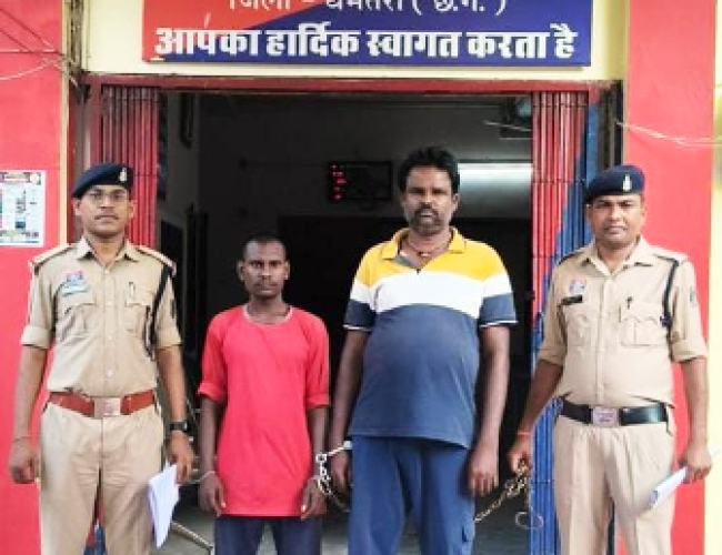 धमतरी में अवैध शराब तस्करी का खुलासा, 60 पौवा देशी शराब और बाइक समेत 24,800 रुपये का माल जब्त…