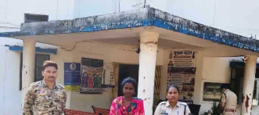 धमतरी में ‘ऑपरेशन निश्चय’ के तहत कार्रवाई: 740 ग्राम गांजा के साथ महिला गिरफ्तार, स्कूटी समेत ₹48,850 का मशरूका जब्त…