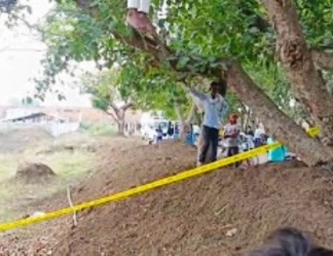धमतरी में एक दिन में तीन युवकों ने की आत्महत्या, दो दोस्तों की मौत से मचा हड़कंप…