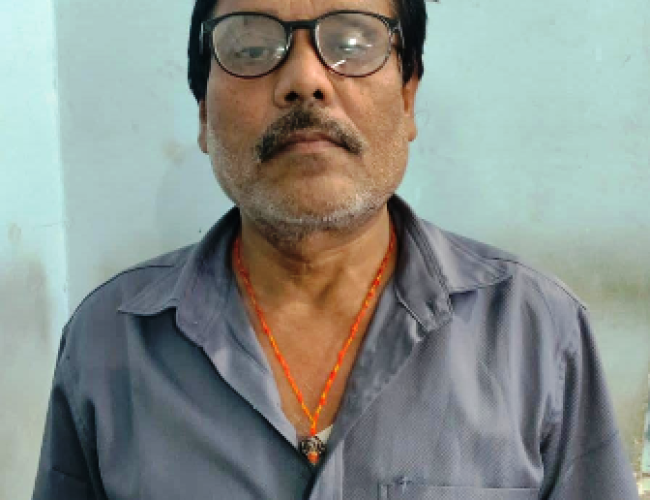 धमतरी पुलिस की कार्रवाई: कुरुद में सट्टा खिलाते 65 वर्षीय आरोपी गिरफ्तार, ₹3,100 नगद जब्त…