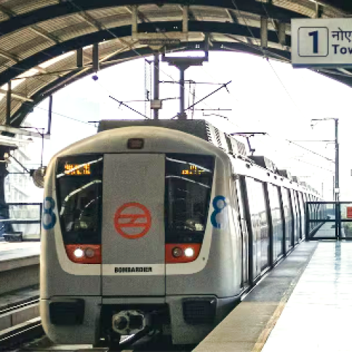 एक घंटे में कितना पैसा कमाती है दिल्ली मेट्रो, किसके खाते में जाती है ये रकम?