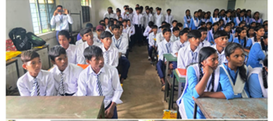 धमतरी पुलिस की जनजागरूकता मुहिम जारी, स्कूल में विद्यार्थियों को दिया नशामुक्ति और सड़क सुरक्षा का संदेश…