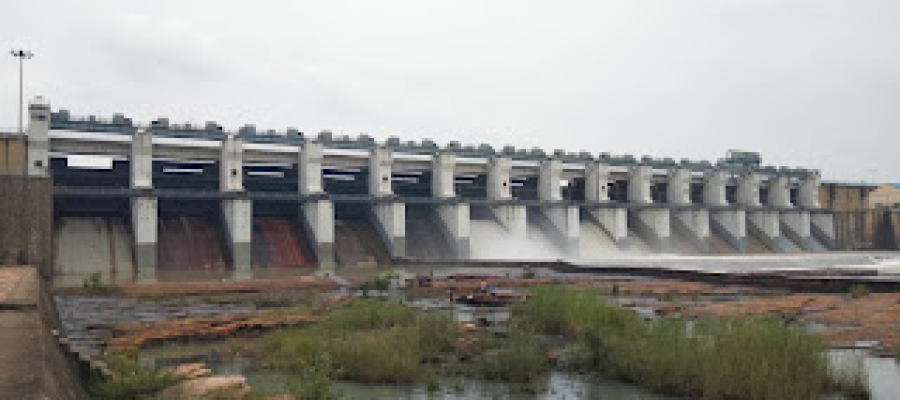 महानदी के बढ़ते जलस्तर को लेकर प्रशासन अलर्ट, कलेक्टर ने अधिकारियों को सतत निगरानी के दिए निर्देश…