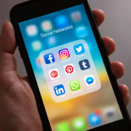 16 साल से कम उम्र के बच्चे नहीं कर पाएंगे Social Media पर पोस्ट? इस देश का बड़ा कदम…