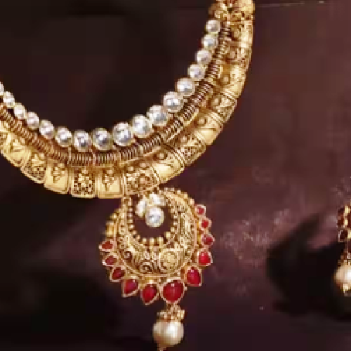 सोने की कीमतें घटी या बढ़ी? जानें 4 दिसंबर को दिल्ली से हैदराबाद तक किस रेट पर बिक रहा है सोना…