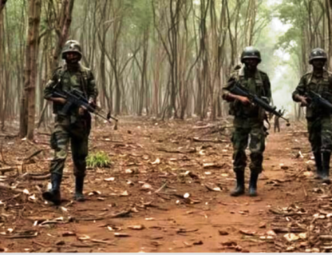 बीजापुर में सुरक्षाबलों की नक्सलियों से मुठभेड़, 8 लाख का इनामी कमांडर एनकाउंटर में ढेर…