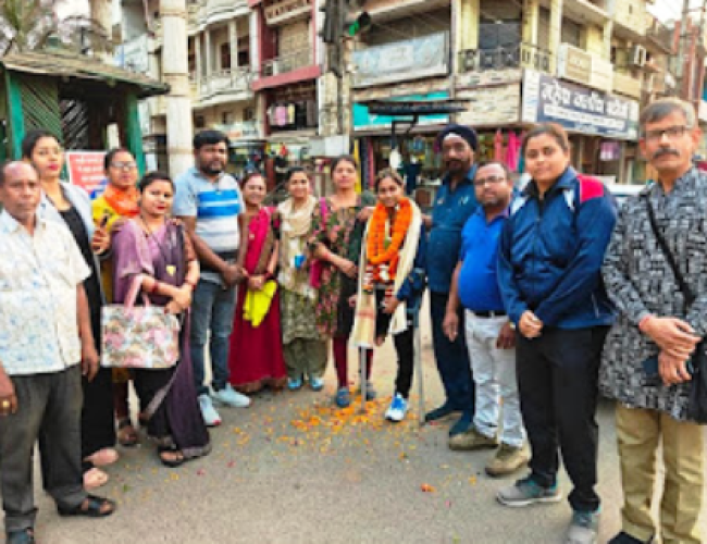 धमतरी की दिव्यांग तीरंदाज चंचल सोनी ने जीते 5 मेडल, घड़ी चौक में हुआ सम्मान…