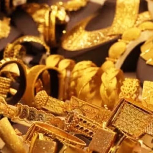 क्या अभी और सस्ता होगा सोना या फिर एक झटके में बढ़ेगा भाव? खरीदारी से पहले जानें एक्सपर्ट्स की राय…