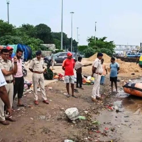 पश्चिम चंपारण में नाव हादसा, दो बच्चियां लापता, राहत अभियान जारी…