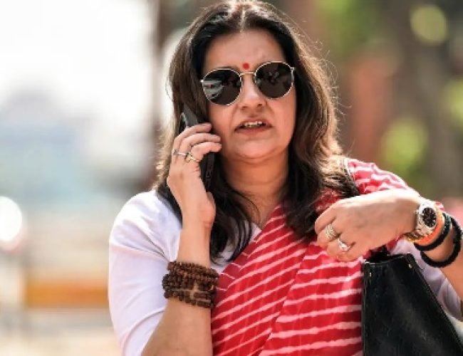 मोबाइल में Sanchar Sathi App की अनिवार्यता पर रार, प्रियंका चतुर्वेदी बोलीं- ये मजाक है, सरकार तो…