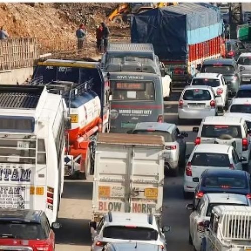 जम्मू कश्मीर पर अगले 12 दिन भारी, मौसम विभाग ने जारी की चेतावनी, बर्फबारी के बाद खुला जम्मू-श्रीनगर हाईवे…