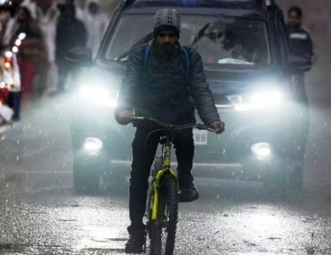 दिल्ली में फिर होगी गरज-आंधी के साथ बारिश! फरवरी की शुरुआत में बदलने वाला है राजधानी का मौसम…