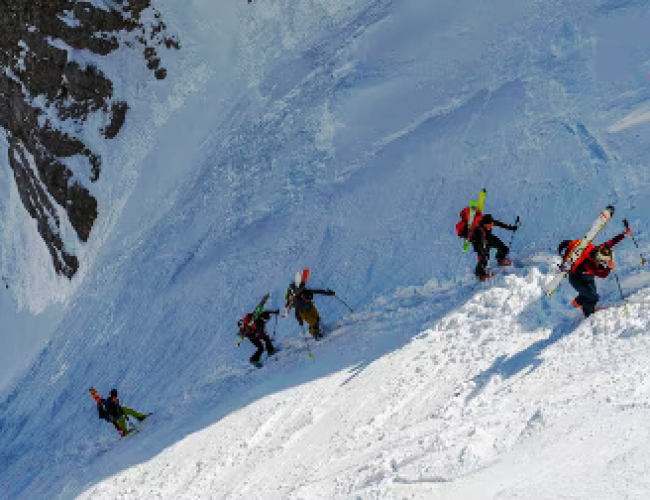 क्या है ऊंचे पहाड़ों का डेथ जोन, जहां सांस भी बन जाती है दुश्मन…