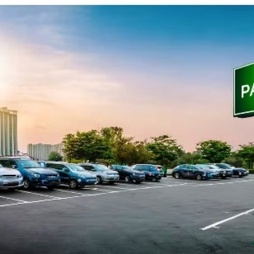 नो पार्किंग में खड़ी गाड़ी टो करने पर बवाल, कार मालिक ने ट्रैफिक पुलिसकर्मी को पीटा…