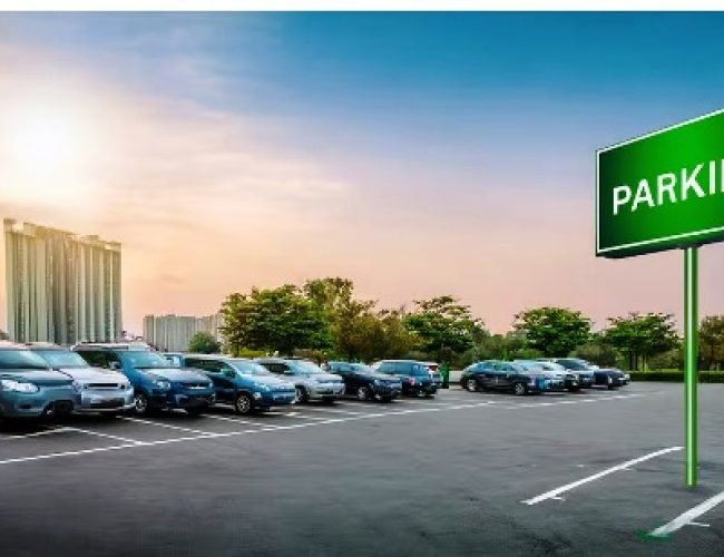 नो पार्किंग में खड़ी गाड़ी टो करने पर बवाल, कार मालिक ने ट्रैफिक पुलिसकर्मी को पीटा…