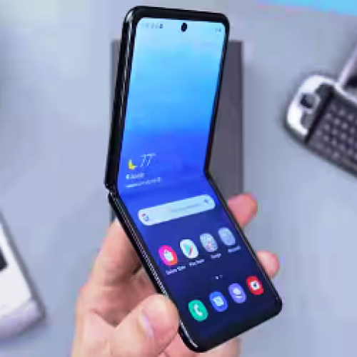 फोल्डेबल फोन लेने से पहले रुकिए! बड़ी स्क्रीन का सपना कहीं न पड़ जाए भारी, खरीदने से पहले इन बातों का जरूर रखें ध्यान…