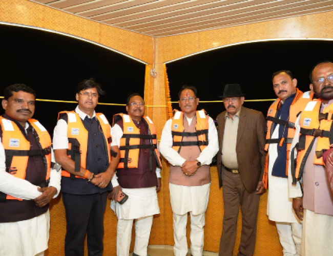 झुमका जलाशय में बोटिंग-वॉटर स्पोर्ट्स का अवलोकन, 27 लाख के ओपन थिएटर का लोकार्पण…