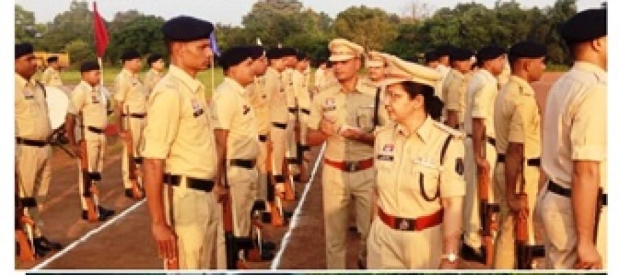 एसपी भावना पांडेय ने रक्षित केंद्र में ली जनरल परेड, जवानों के अनुशासन और टर्नआउट का किया निरीक्षण…