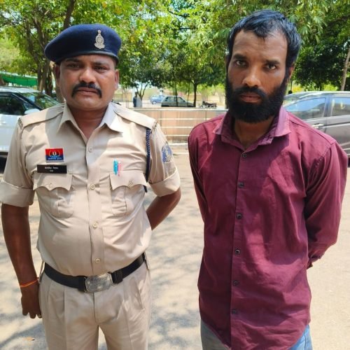 श्यामतराई मेन रोड के पास  धारदार बंडा लहराते युवक को अर्जुनी पुलिस ने किया गिरफ्तार